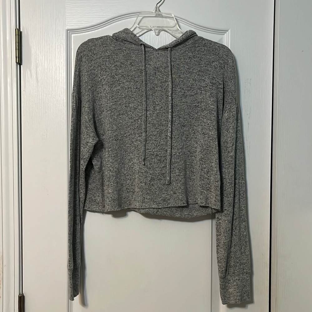 Grey cropped sweater with hood